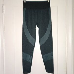 Victoria’s Secret Green Athletic Leggings Womens Medium Workout Yoga Pants